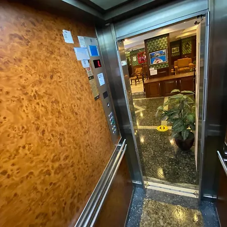 Bueyuek Levent Hotel